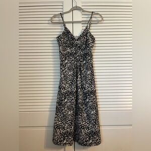 H$M - Elegant Black and White Patterned woman’s Dress